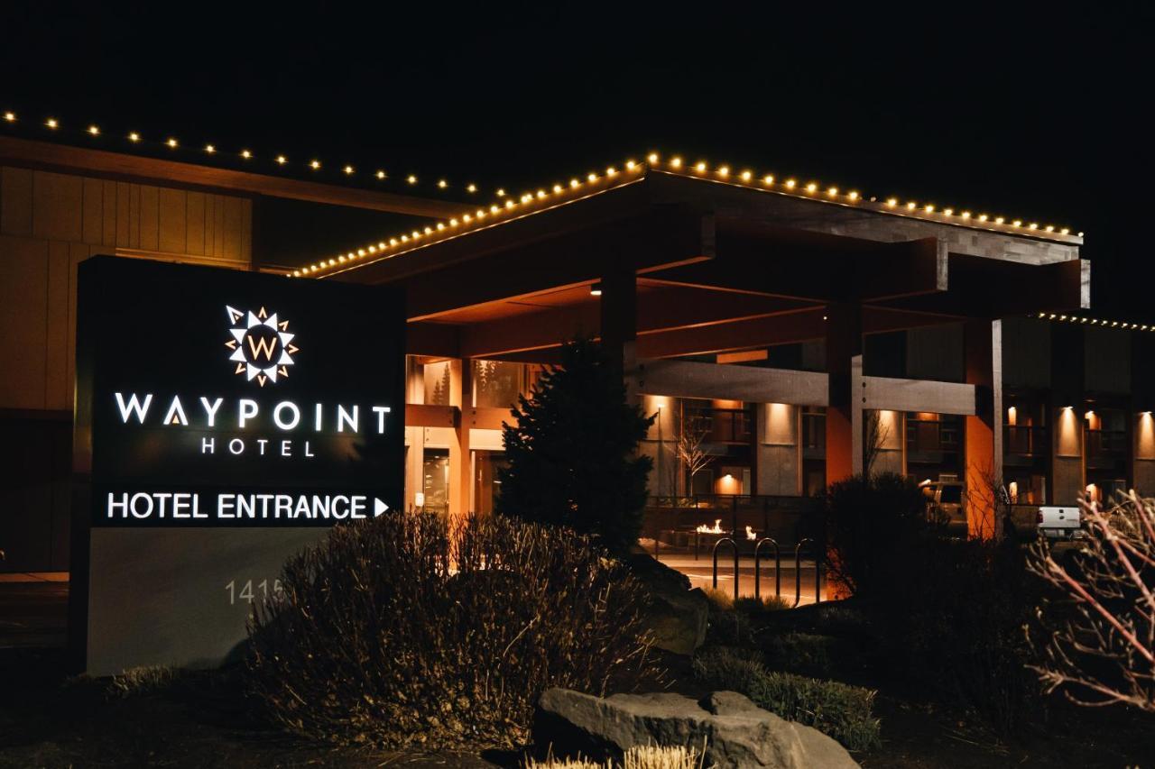 Waypoint Hotel Бенд Экстерьер фото